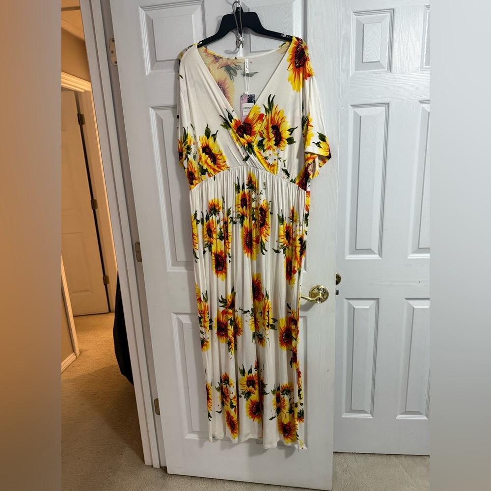 Sunflower Print Maxi Dress in Cream